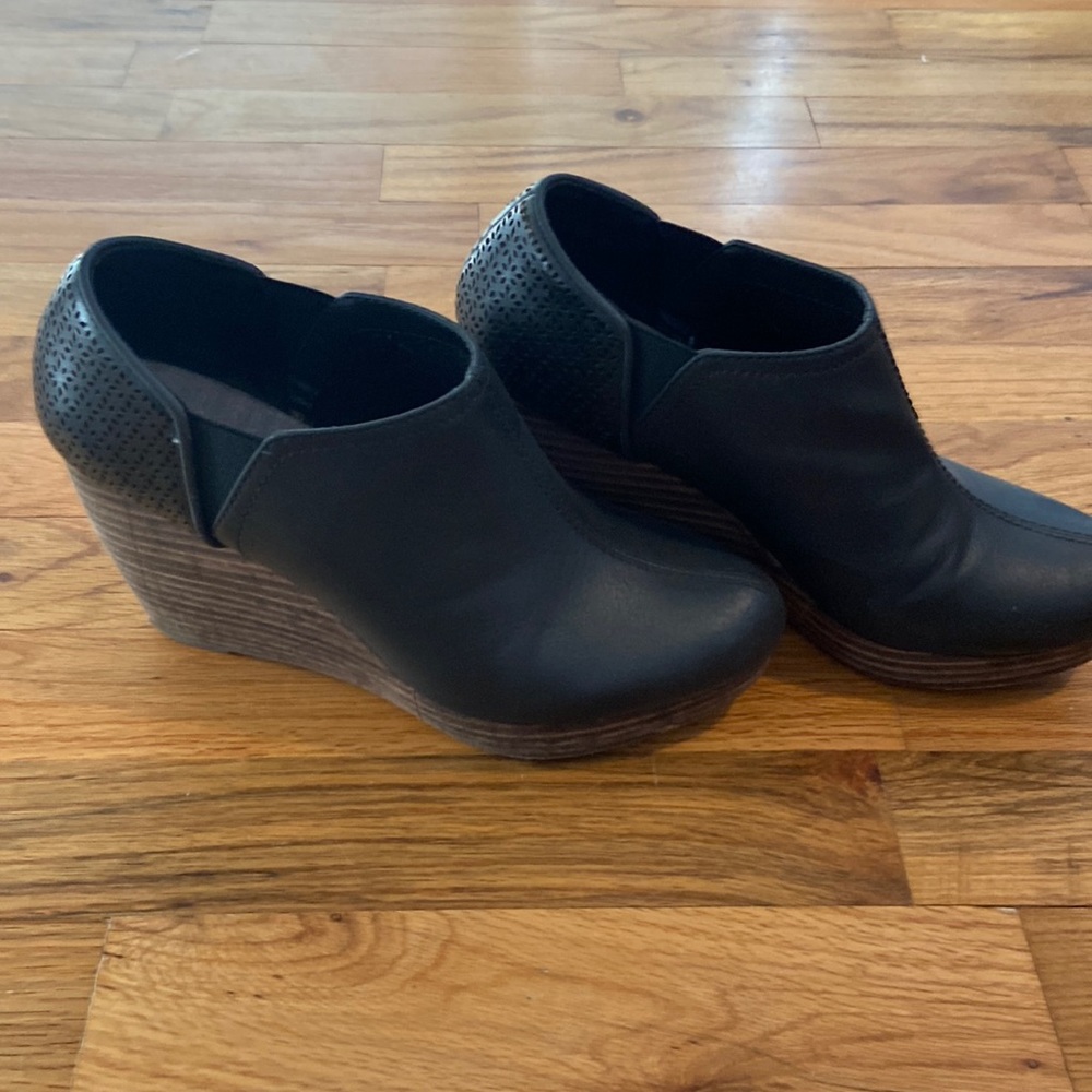 Black wedge bootie